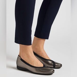 Clarks Un Darcey Ease Pebble Leather Ballet Flats